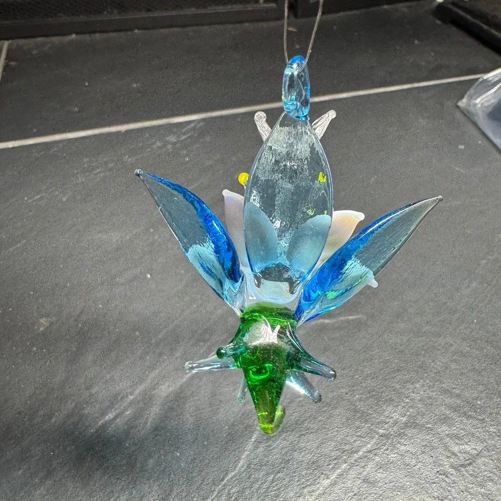 Hand‎ Blown Glass Hummingbird Flower Ornament Suncatcher Blue Green Clear 3